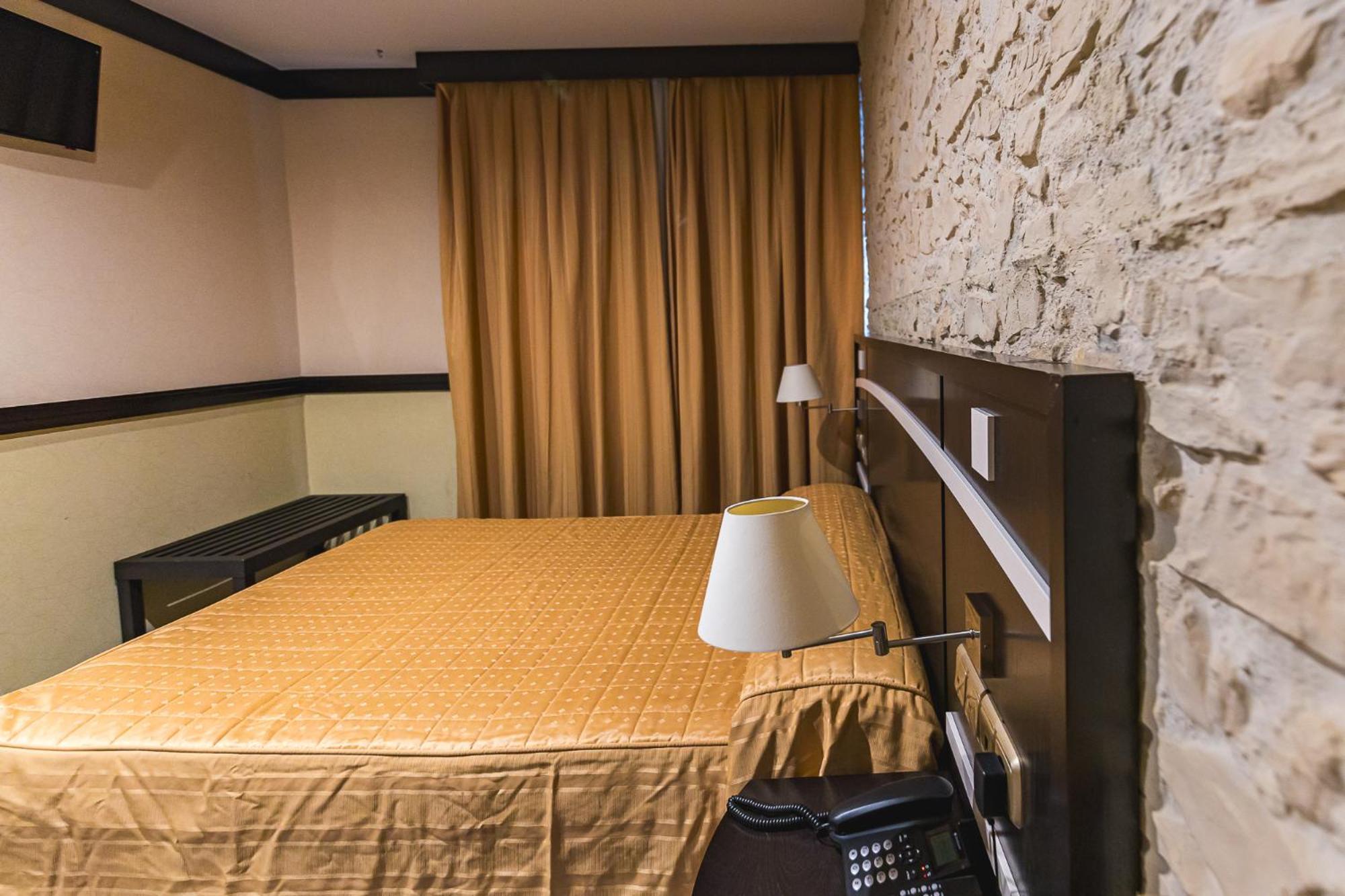Hotel Machaco Alburquerque Extérieur photo