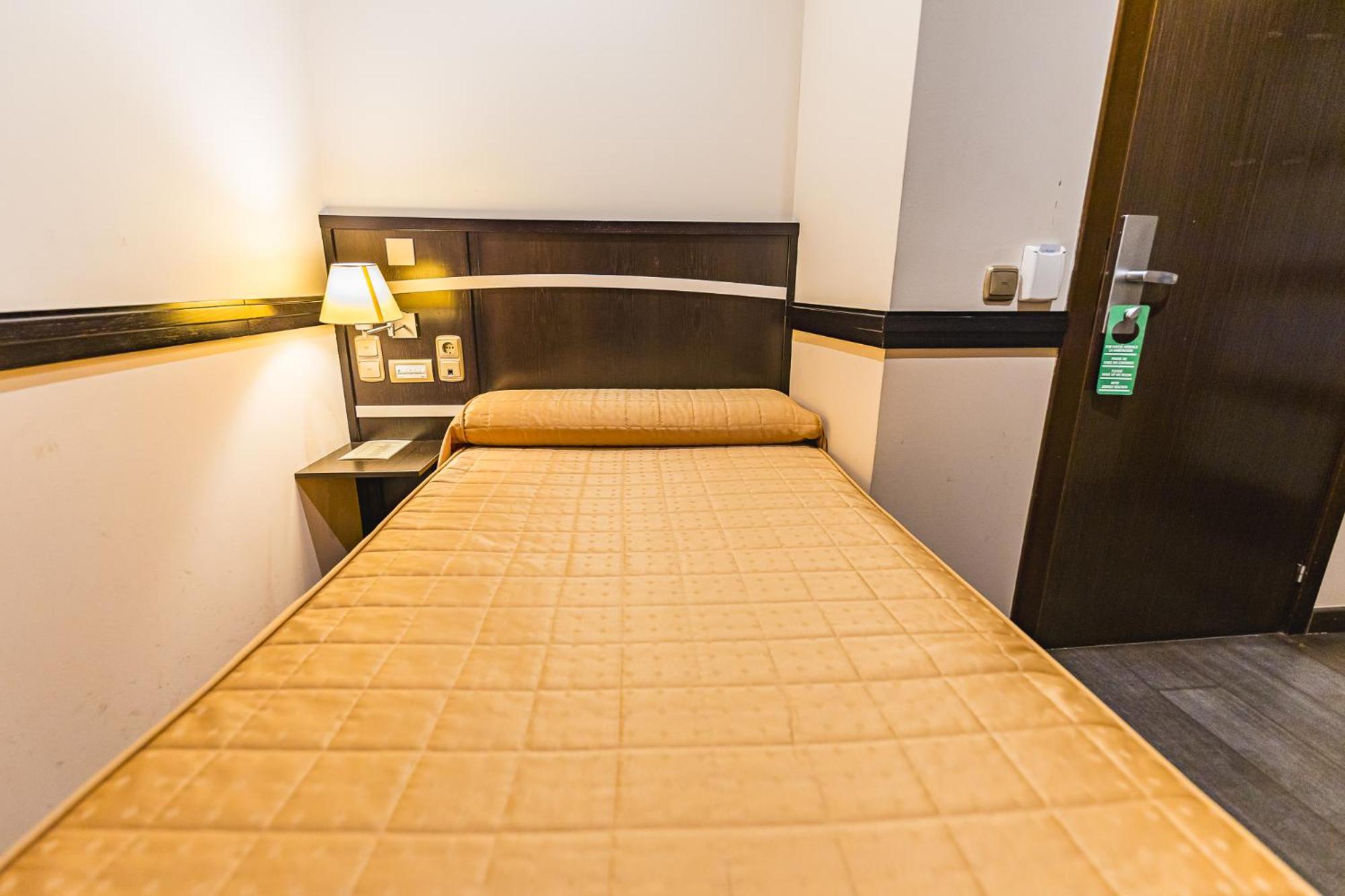 Hotel Machaco Alburquerque Extérieur photo