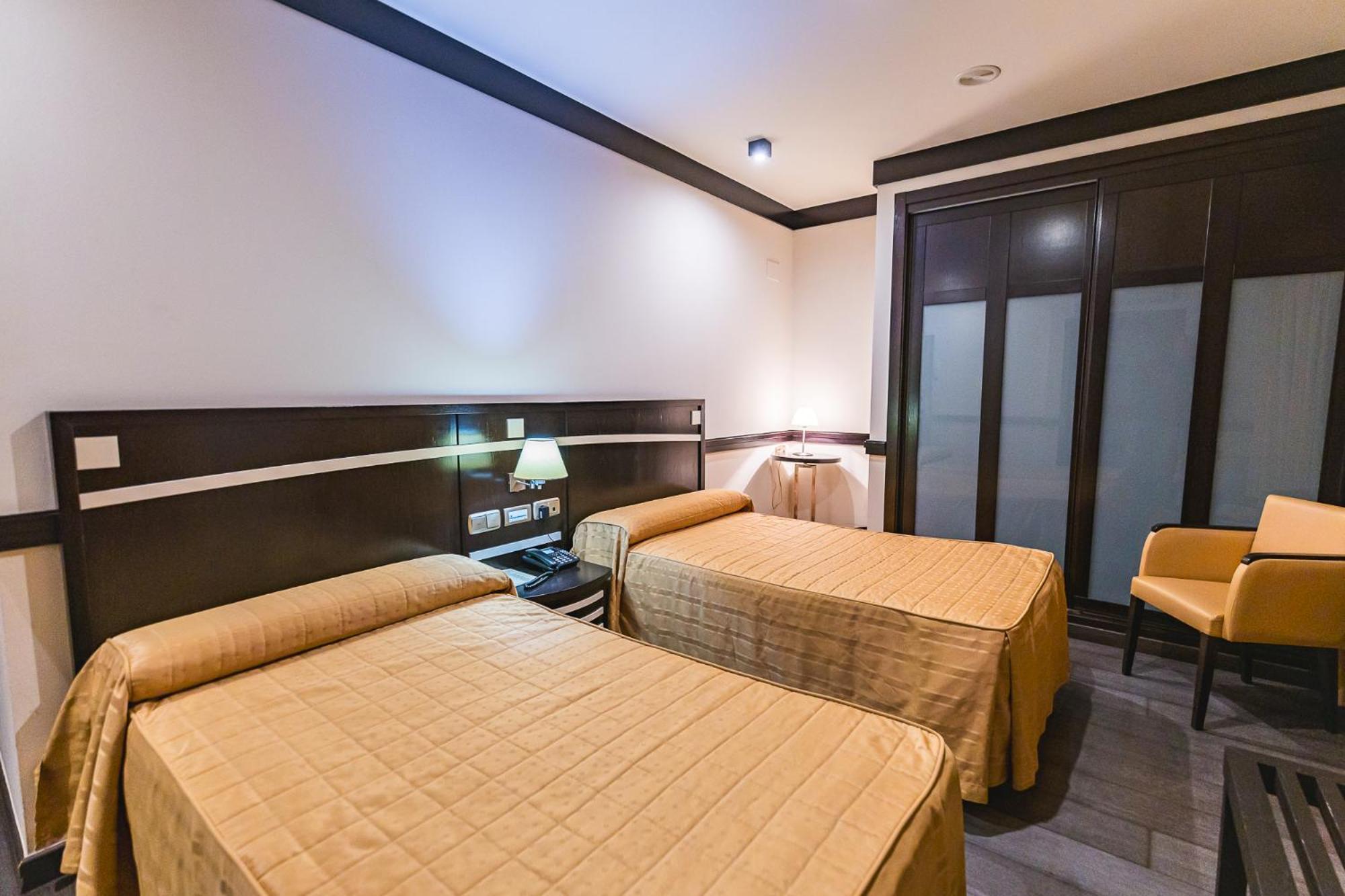 Hotel Machaco Alburquerque Extérieur photo